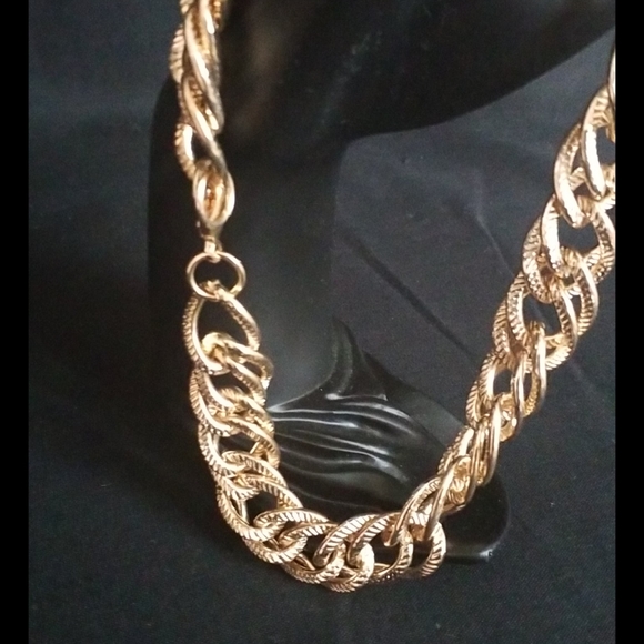 NASTY GAL Gold Chain Choker - Picture 3 of 4